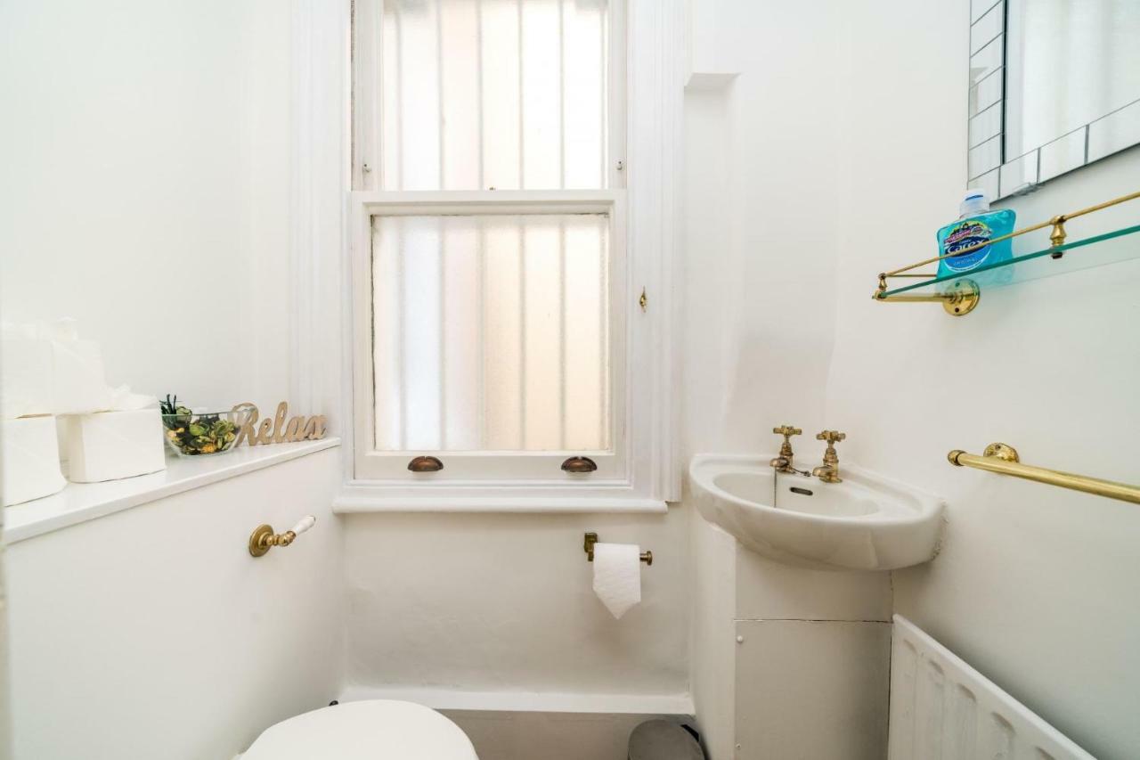 New 1 Bedroom Earls Court Flat Centre Of Лондон Екстериор снимка